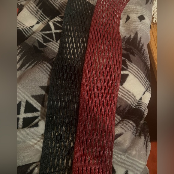 Black & Red Lax Lacrosse Head Mesh String - Picture 2 of 4